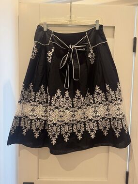 Embroidered A-Line Skirt with Bow Tie - Black & White